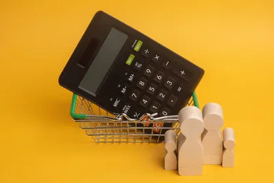 Incentive Effects of the Romney and Biden/Neal Child Tax Credit Proposals